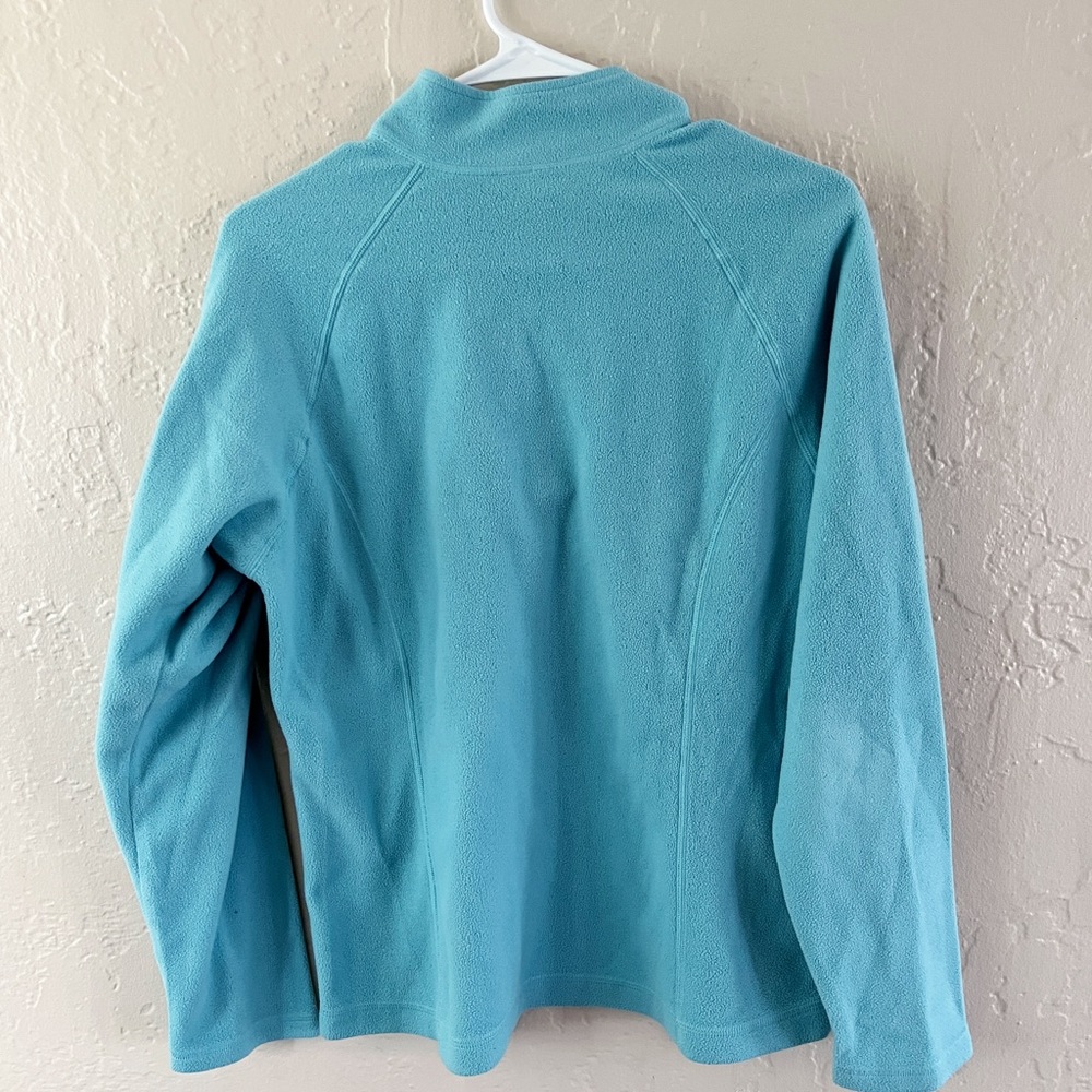 LL Bean Women’s Light Blue Fleece Pullover Sweatshirt - Picture 4 of 8